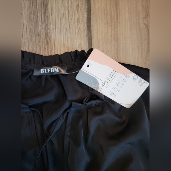 Brand New Black BTFBM Casual, Tie V Neck Long Sleeve Tunic Mini Dress - Picture 2 of 3